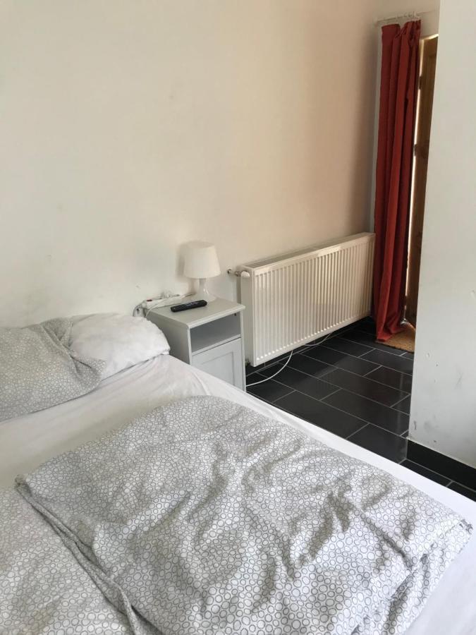 Kerti franciaágyas apartman Apartment Vac Bagian luar foto