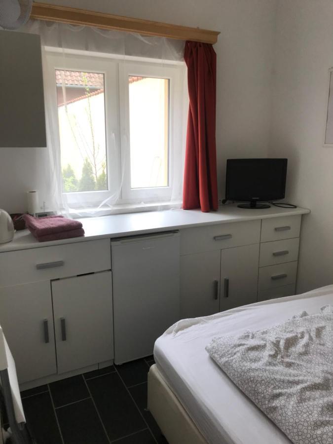 Kerti franciaágyas apartman Apartment Vac Bagian luar foto