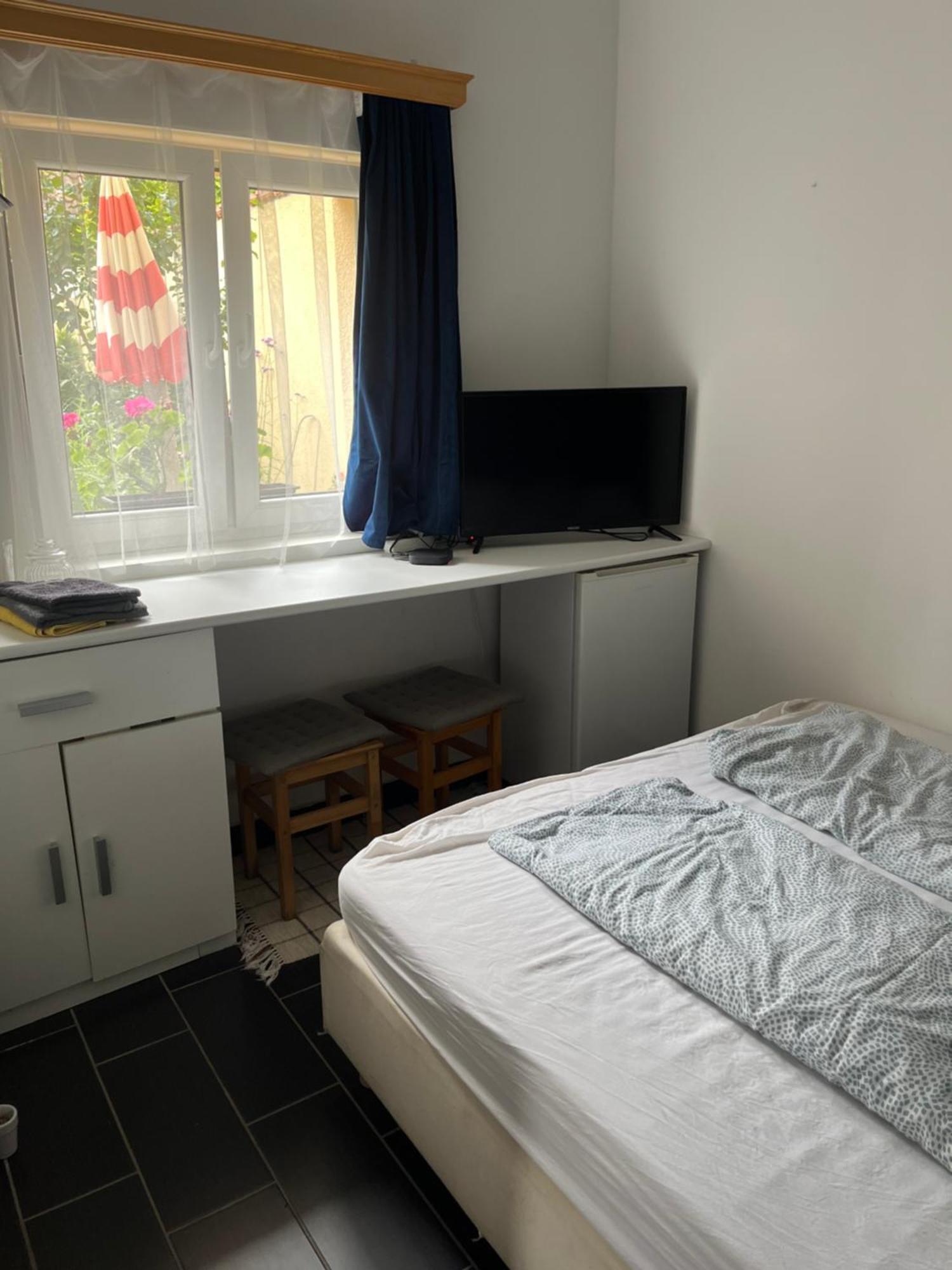 Kerti franciaágyas apartman Vac Bagian luar foto